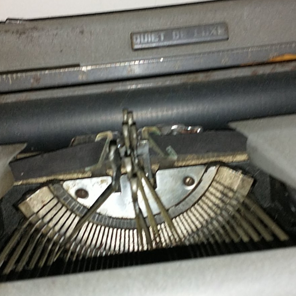 Typewriter antique